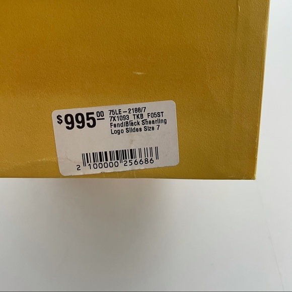 Fendi Black Shearling Vocabulary Pool Slides MENS 7 women 10 spell out logo - Picture 3 of 13